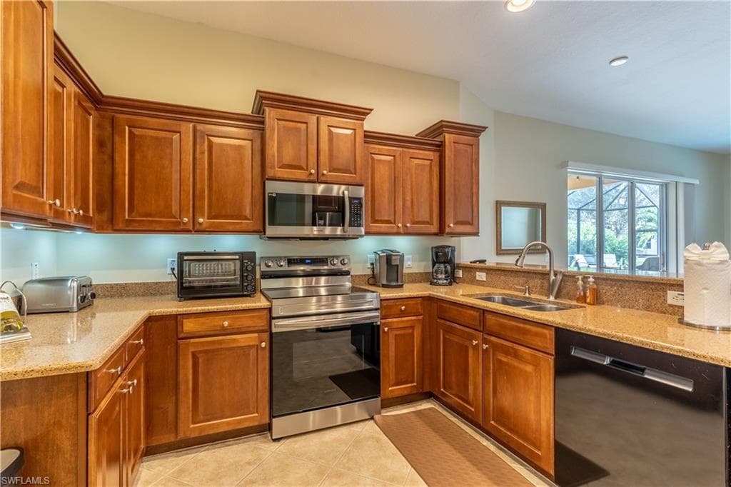 12414 Rock Ridge LN, FORT MYERS FL 33913-8
