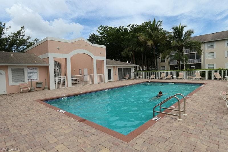 3250 Cypress Glen WAY # 403, NAPLES FL 34109-21