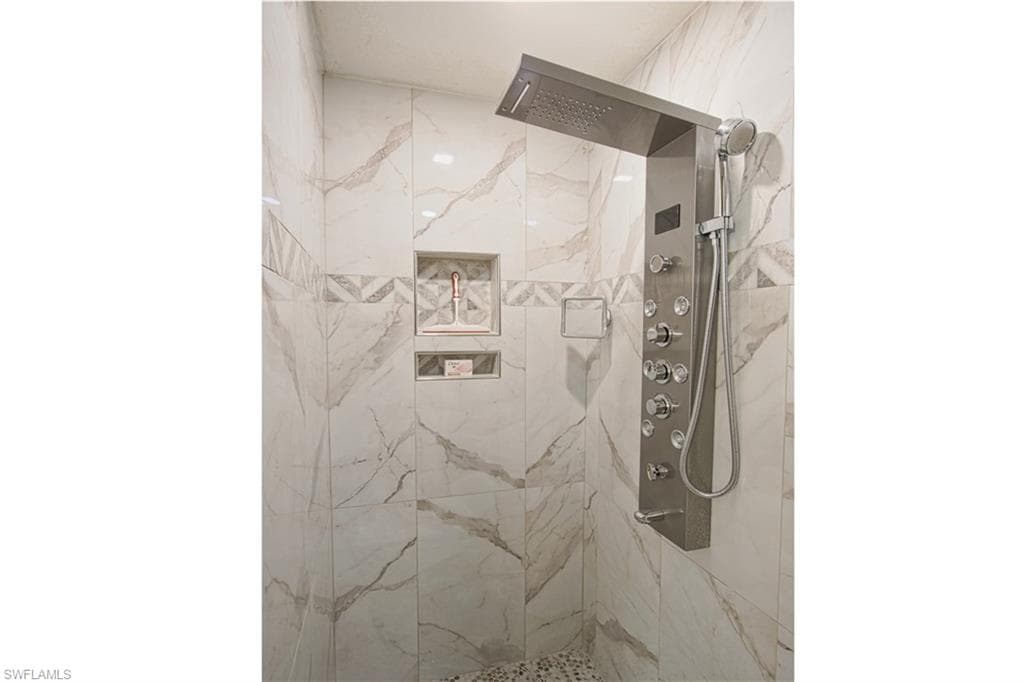 3250 Cypress Glen WAY # 403, NAPLES FL 34109-14