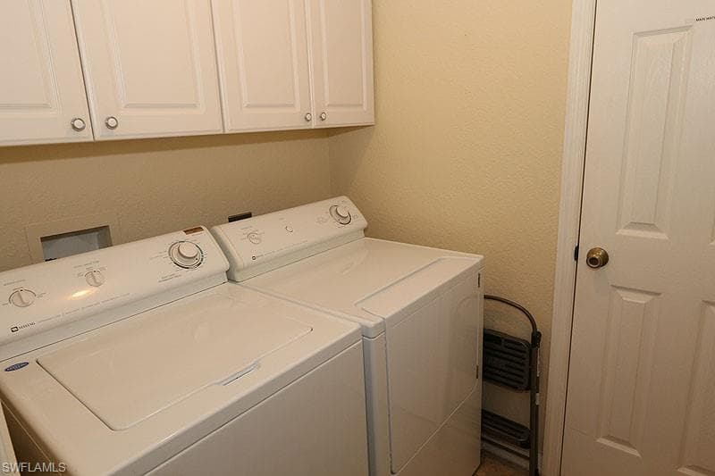 3250 Cypress Glen WAY # 403, NAPLES FL 34109-18