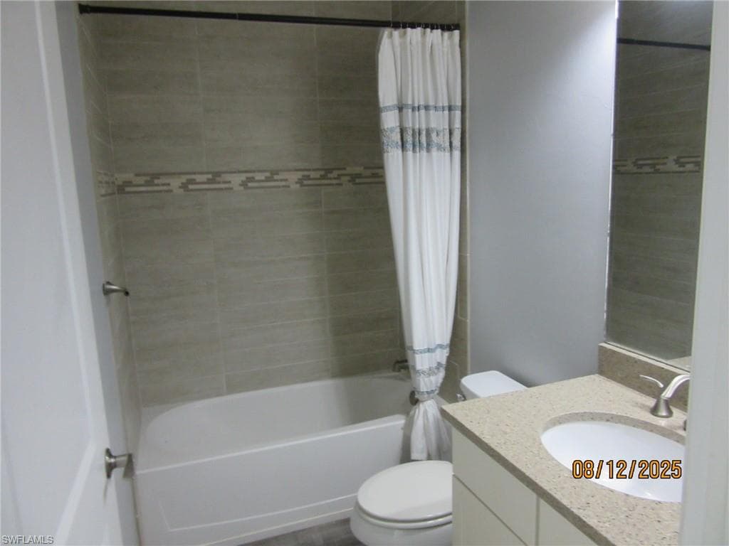 14589 Laguna DR, FORT MYERS FL 33908-1