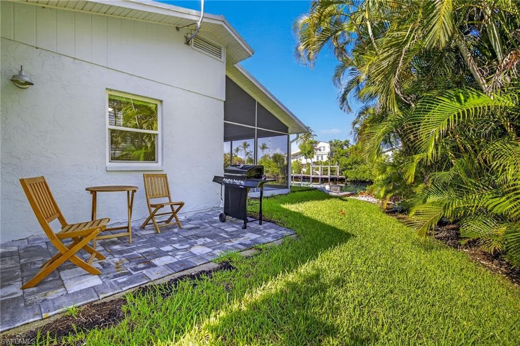 1739 Jewel Box DR, SANIBEL FL 33957-25