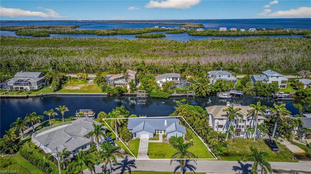 1739 Jewel Box DR, SANIBEL FL 33957-29