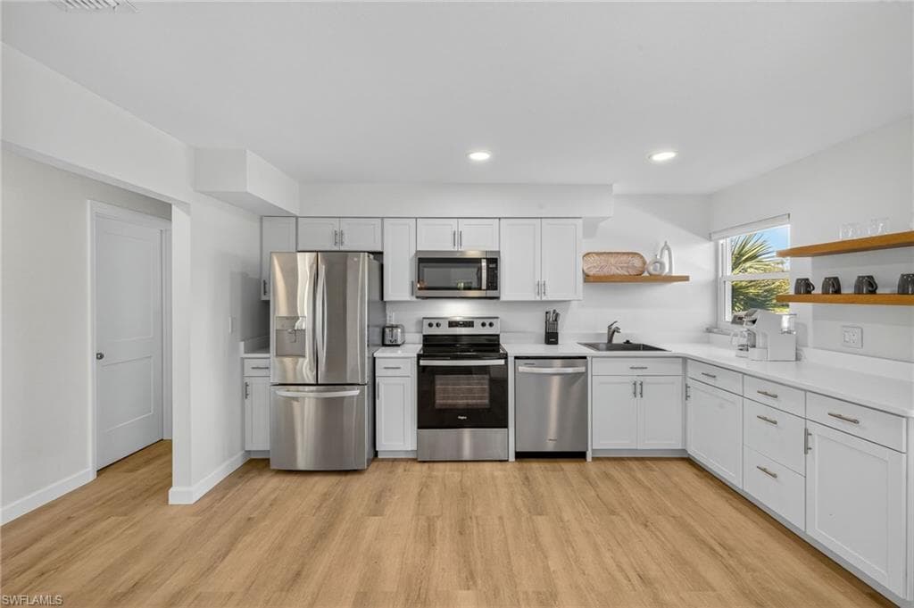 1739 Jewel Box DR, SANIBEL FL 33957-9