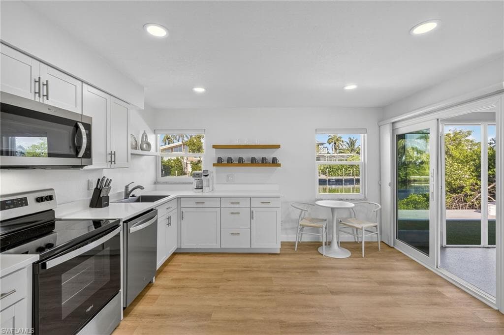 1739 Jewel Box DR, SANIBEL FL 33957-10