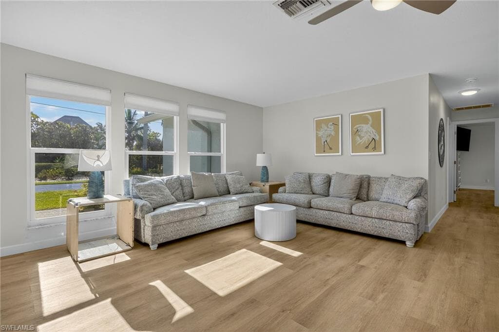 1739 Jewel Box DR, SANIBEL FL 33957-3