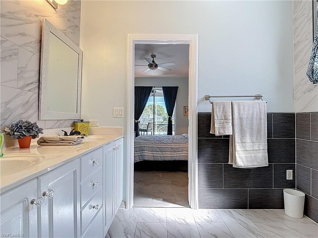 9346 Palm Island CIR, NORTH FORT MYERS FL 33903-26