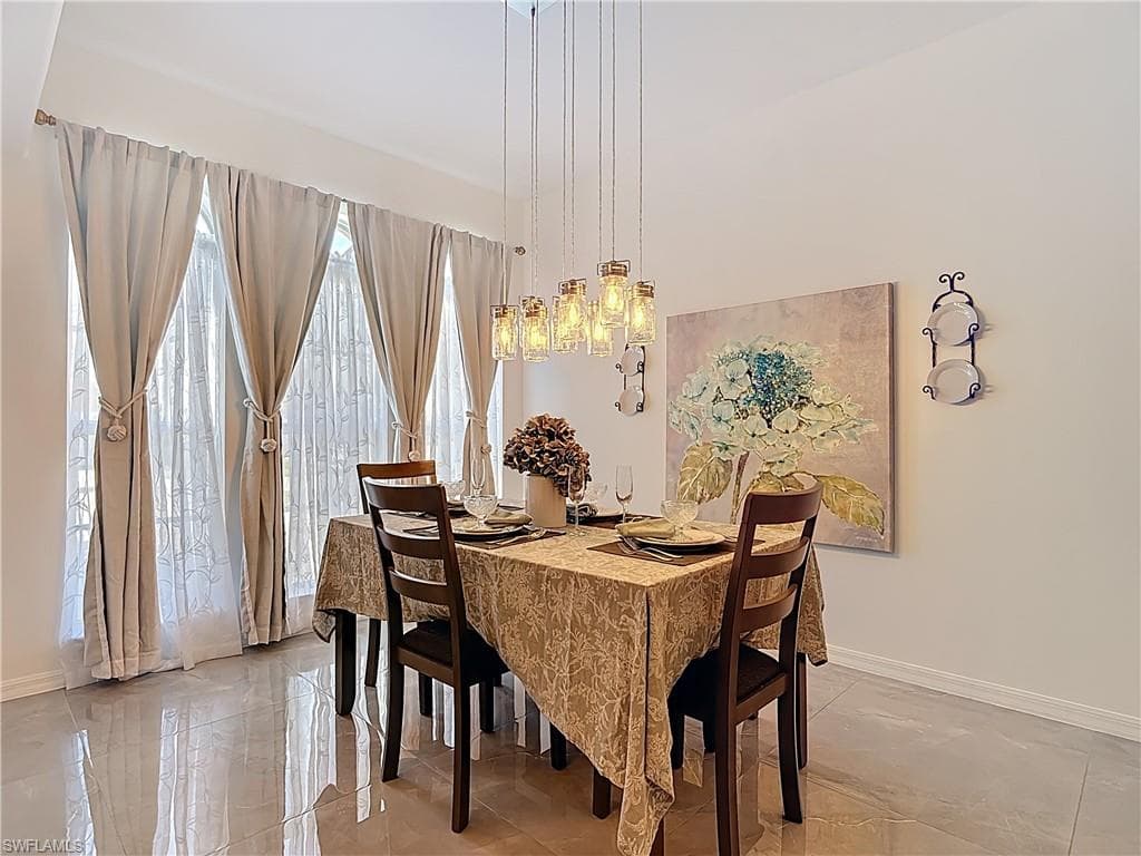 9346 Palm Island CIR, NORTH FORT MYERS FL 33903-5