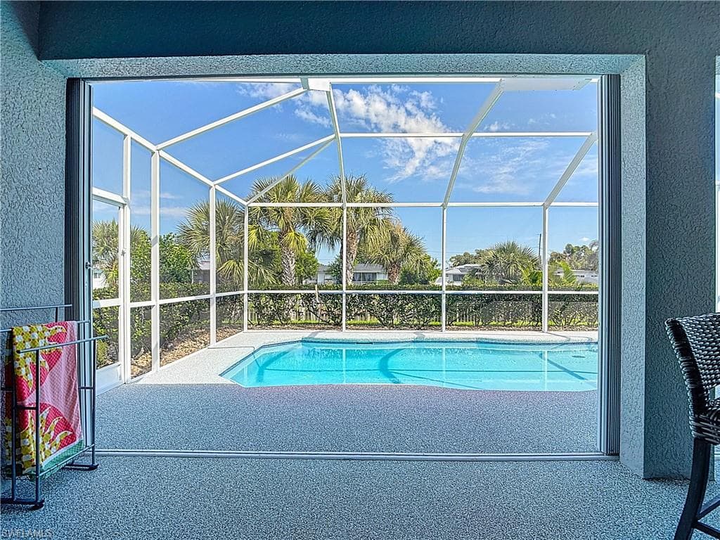 9346 Palm Island CIR, NORTH FORT MYERS FL 33903-33