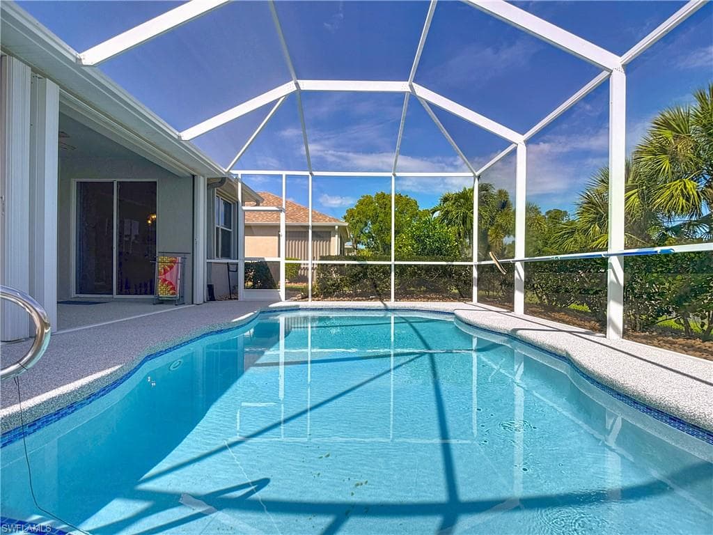 9346 Palm Island CIR, NORTH FORT MYERS FL 33903-38