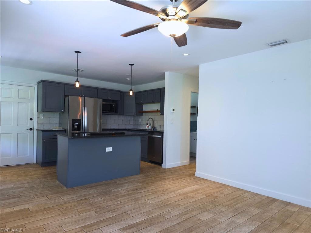 1915 Llewellyn DR, FORT MYERS FL 33901-5