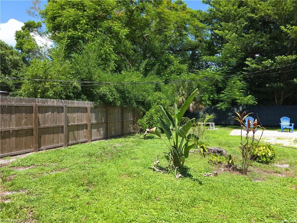 1915 Llewellyn DR, FORT MYERS FL 33901-15