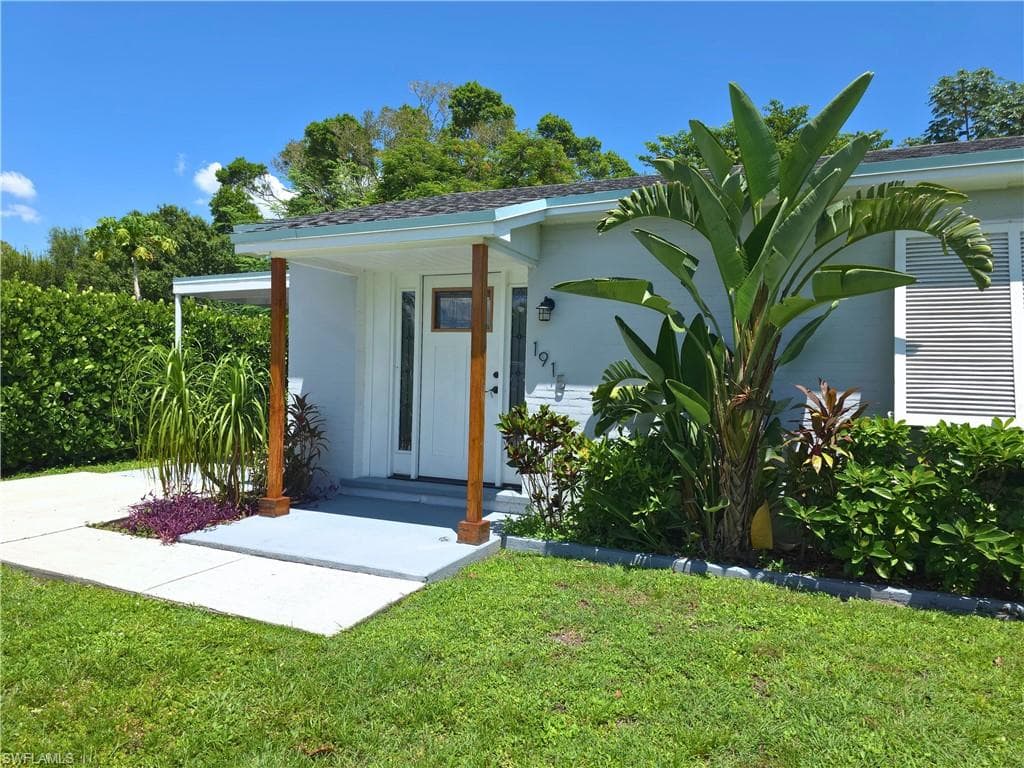 1915 Llewellyn DR, FORT MYERS FL 33901-2