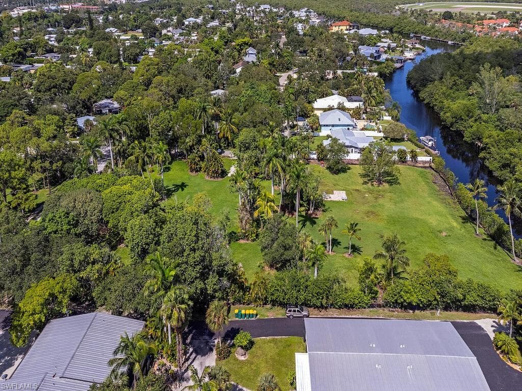 2505 ESTEY AVE, NAPLES FL 34104-5