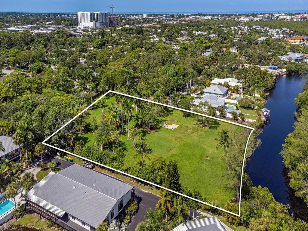 2505 ESTEY AVE, NAPLES FL 34104-6