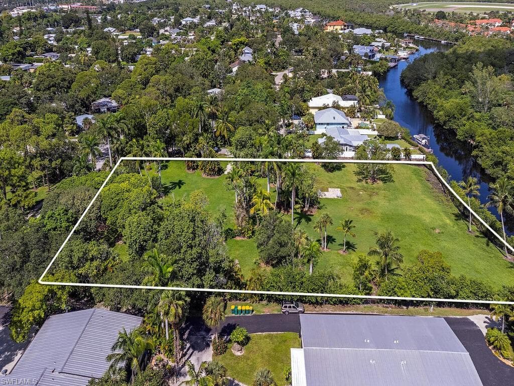 2505 ESTEY AVE, NAPLES FL 34104-4