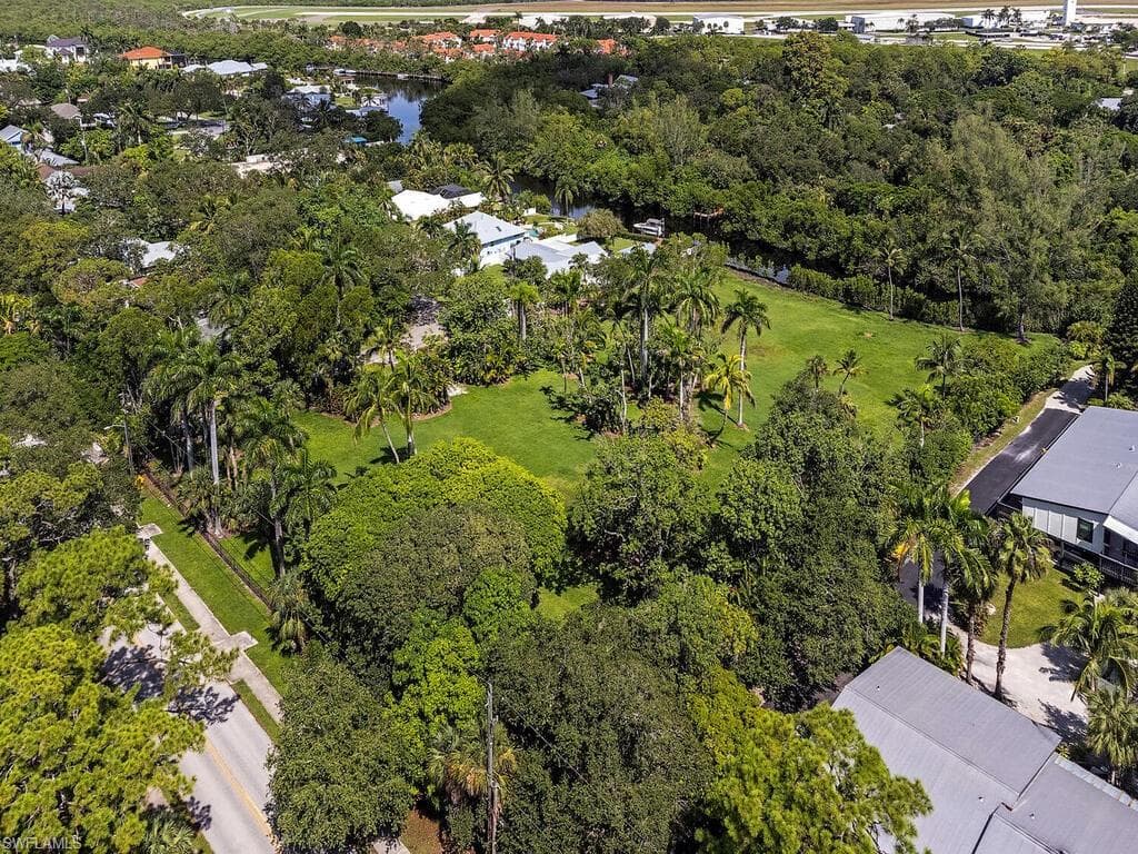 2505 ESTEY AVE, NAPLES FL 34104-3