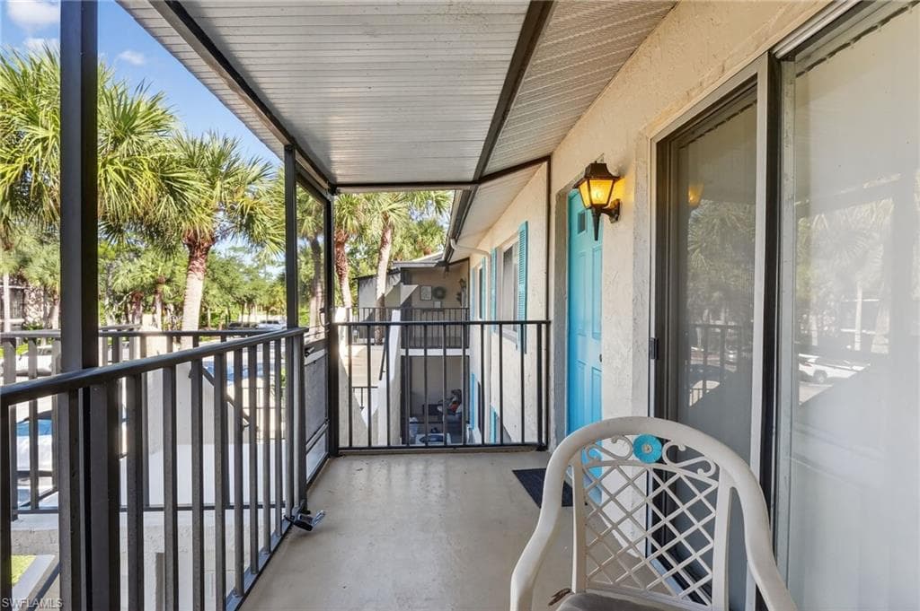 4210 Looking Glass LN # 4210, NAPLES FL 34112-4