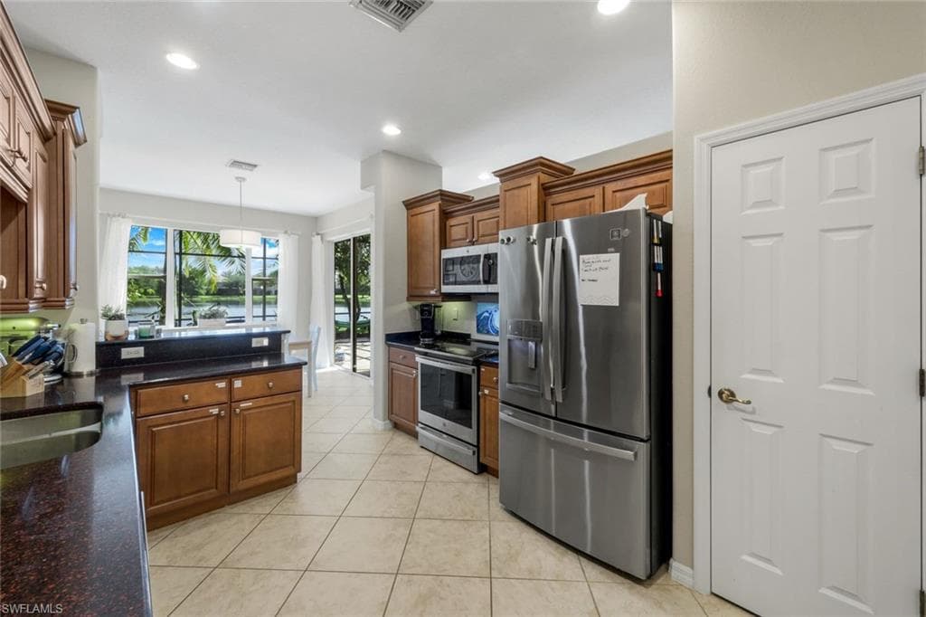 20007 Larino LOOP, ESTERO FL 33928-5