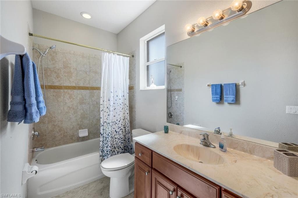 20007 Larino LOOP, ESTERO FL 33928-17