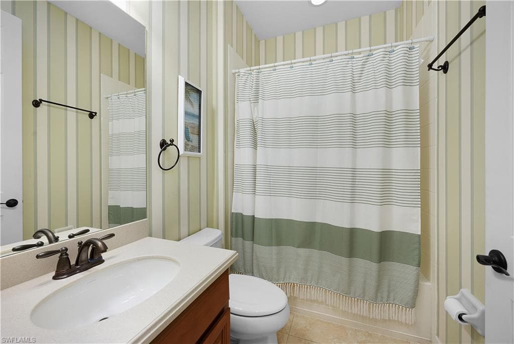 1465 Serrano CIR, NAPLES FL 34105-16