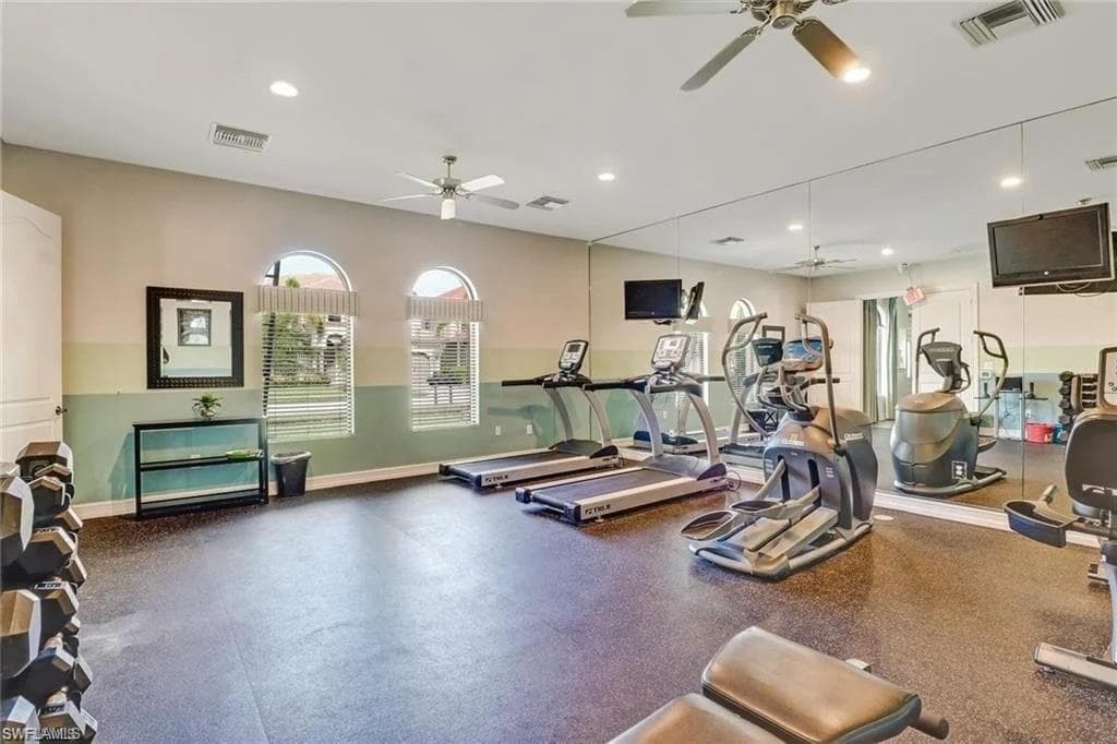 1465 Serrano CIR, NAPLES FL 34105-23