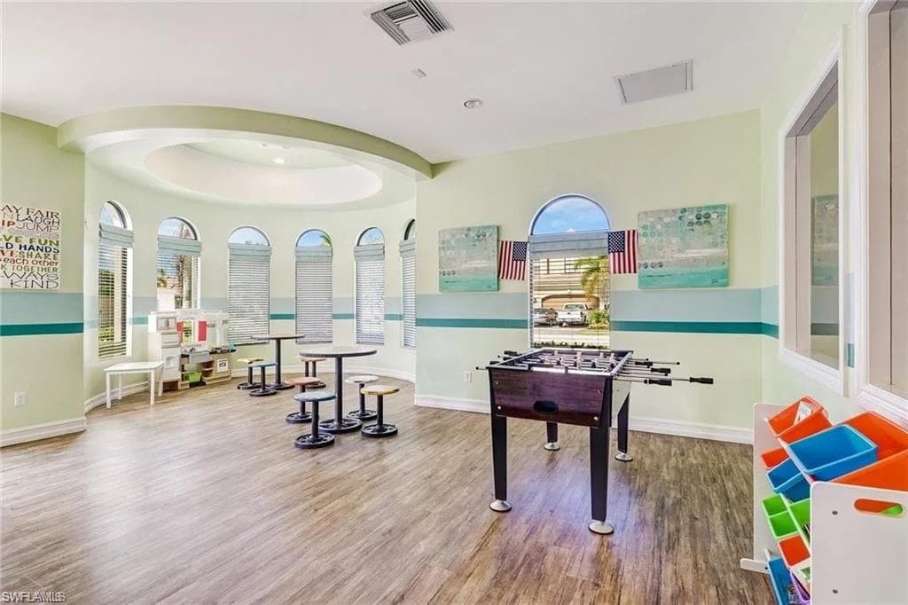 1465 Serrano CIR, NAPLES FL 34105-29