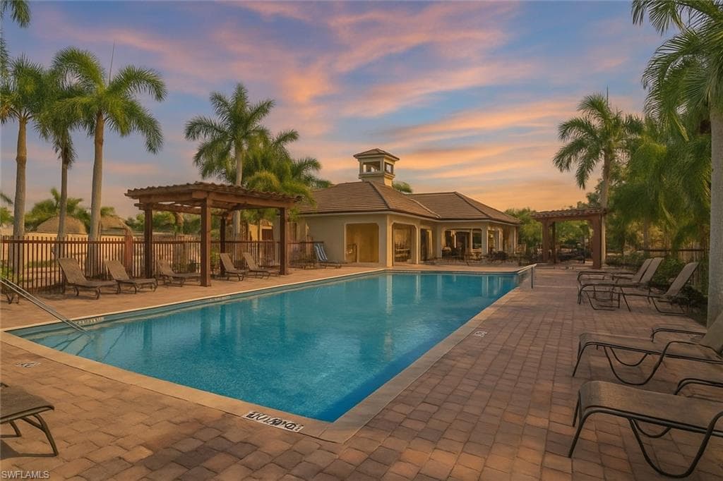 1465 Serrano CIR, NAPLES FL 34105-24