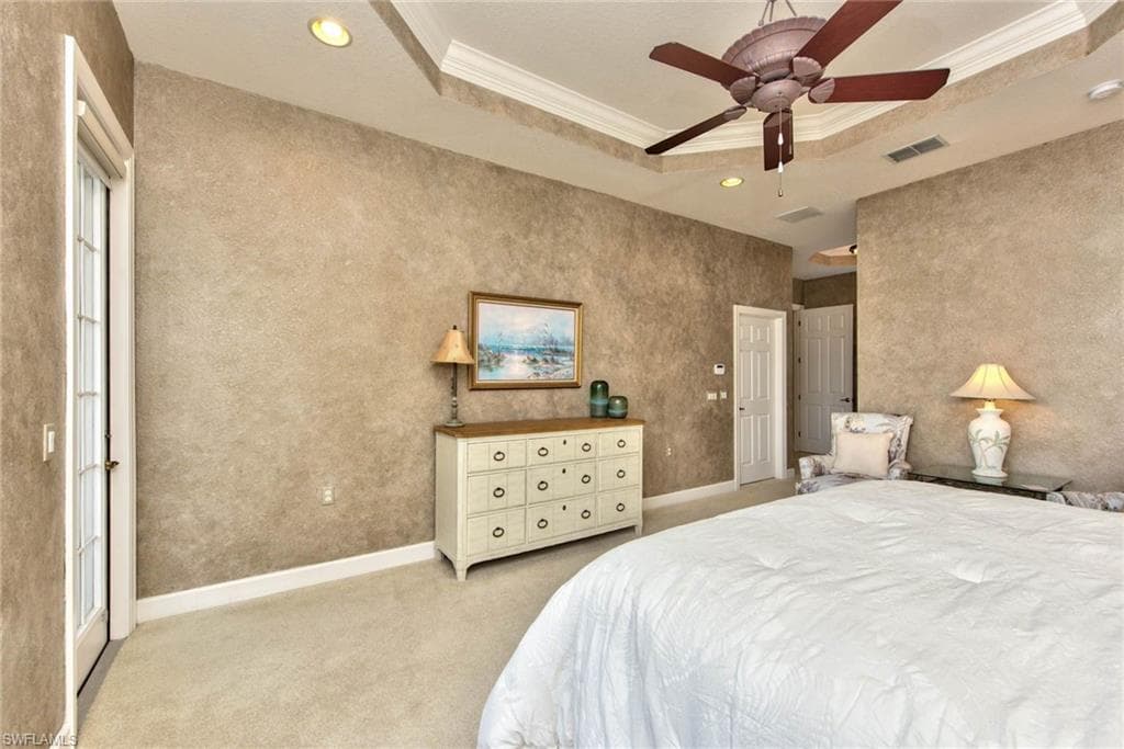 9657 Cypress Hammock CIR # 202, ESTERO FL 34135-22