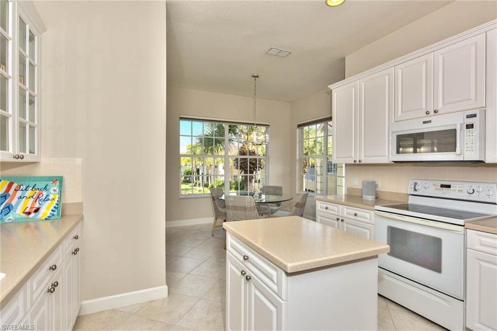 9657 Cypress Hammock CIR # 202, ESTERO FL 34135-12