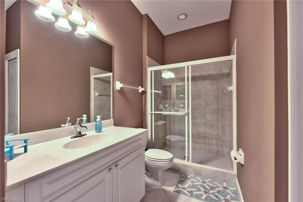 9657 Cypress Hammock CIR # 202, ESTERO FL 34135-31