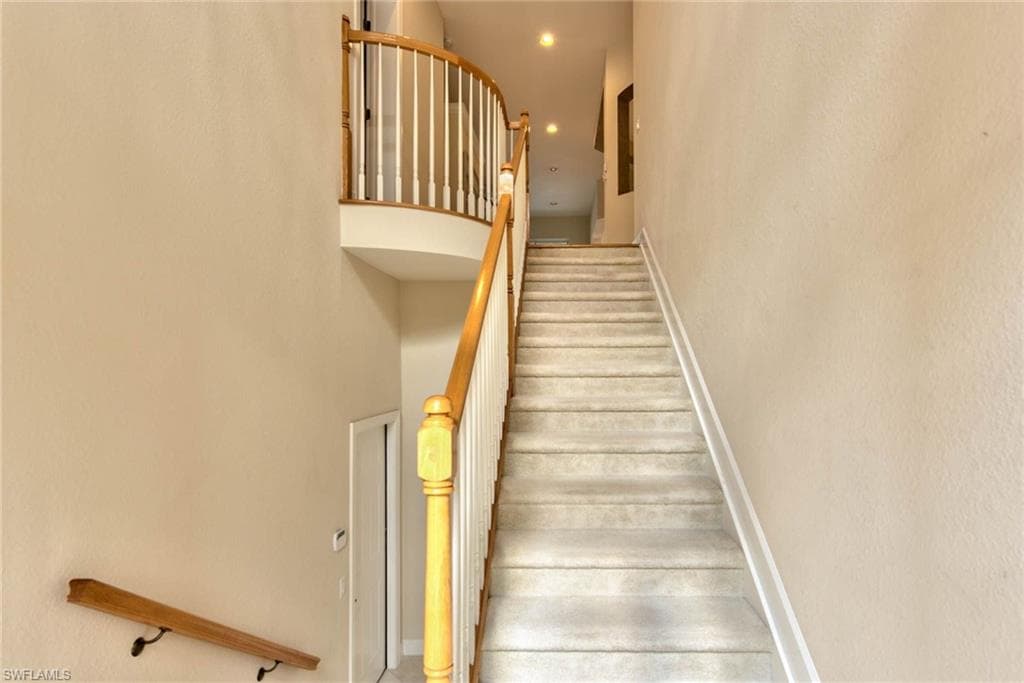 9657 Cypress Hammock CIR # 202, ESTERO FL 34135-4