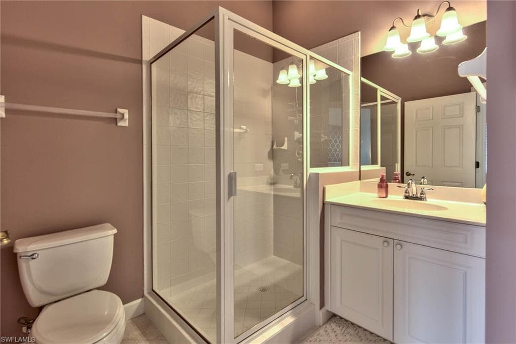 9657 Cypress Hammock CIR # 202, ESTERO FL 34135-29