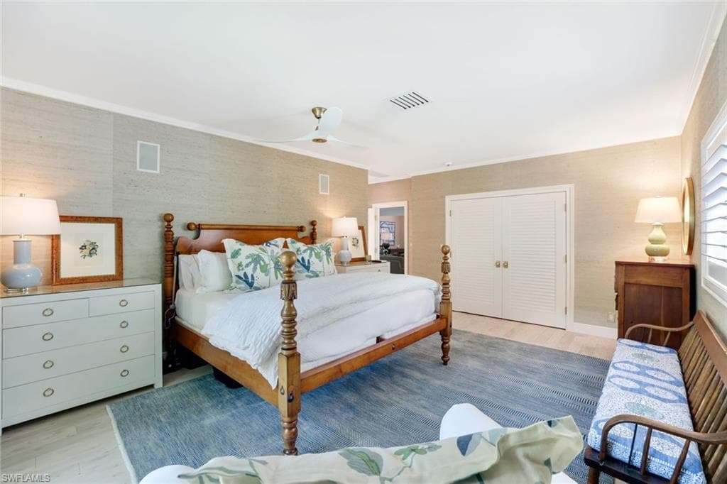 642 6th AVE N, NAPLES FL 34102-12