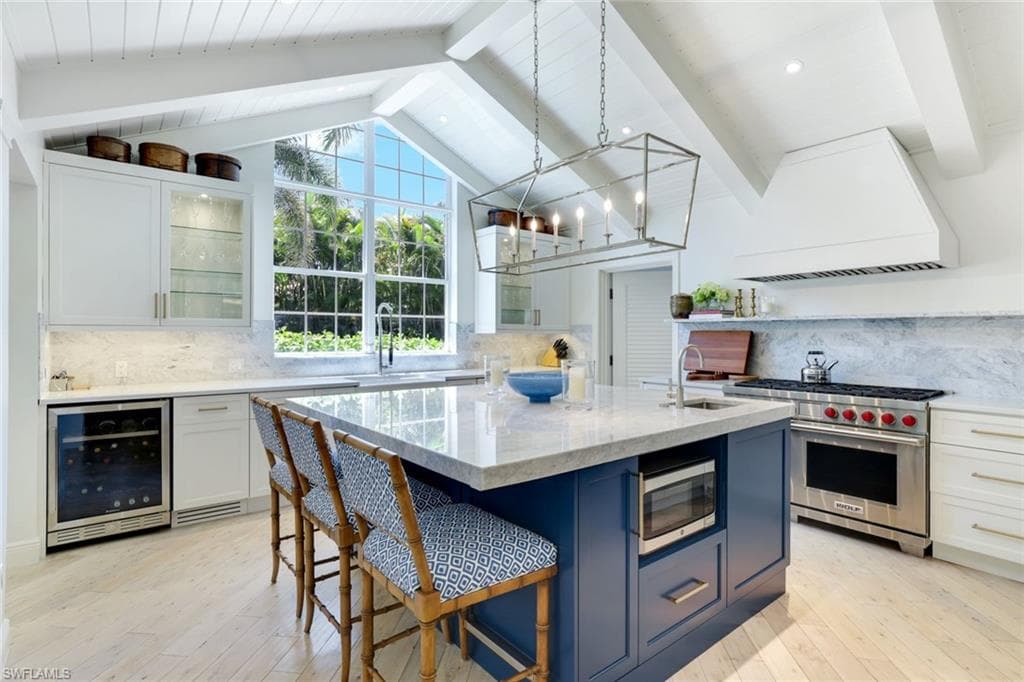 642 6th AVE N, NAPLES FL 34102-9