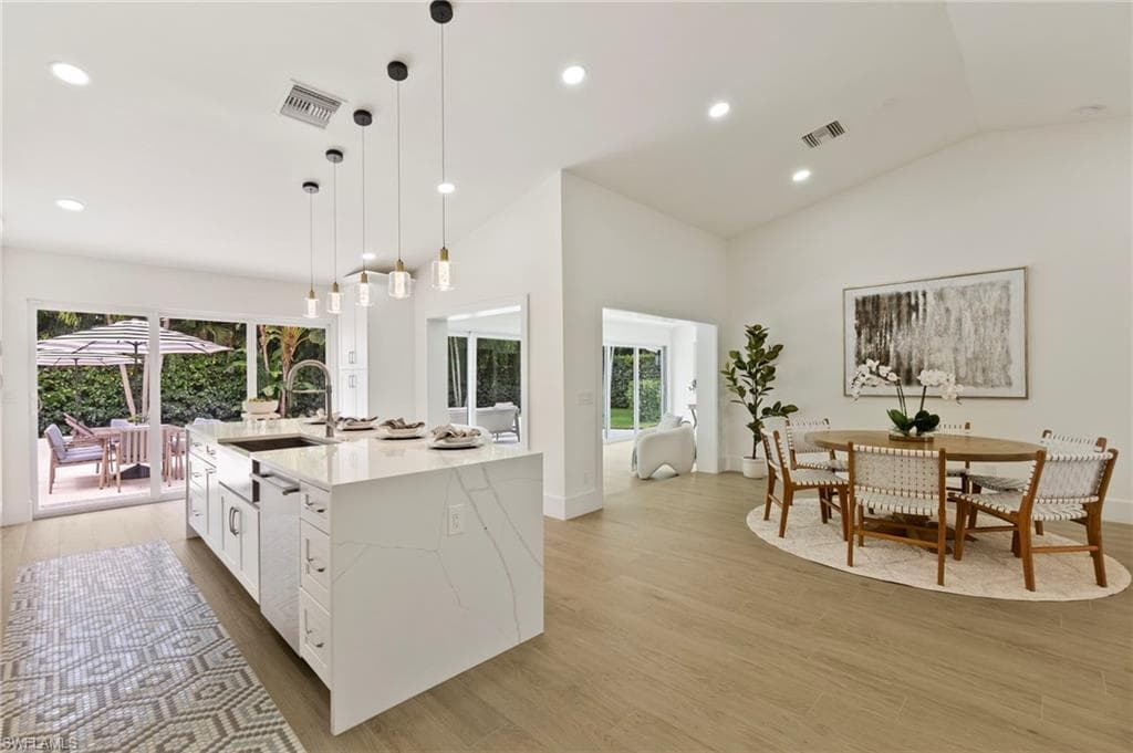 1200 Cypress Woods DR, NAPLES FL 34103-4