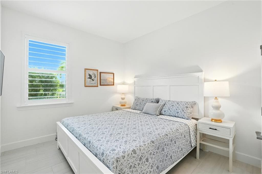 1863 Mesa LN, NAPLES FL 34120-21