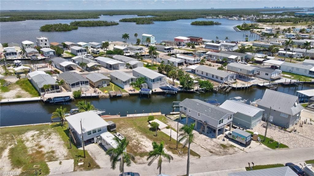 856 Oak ST, FORT MYERS BEACH FL 33931-1