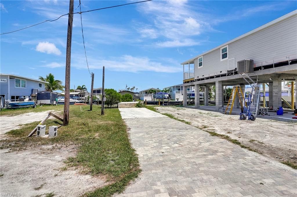 856 Oak ST, FORT MYERS BEACH FL 33931-12