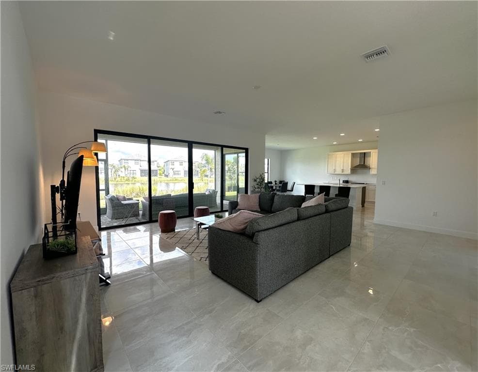 20293 Fair Oak LN, ESTERO FL 33928-6