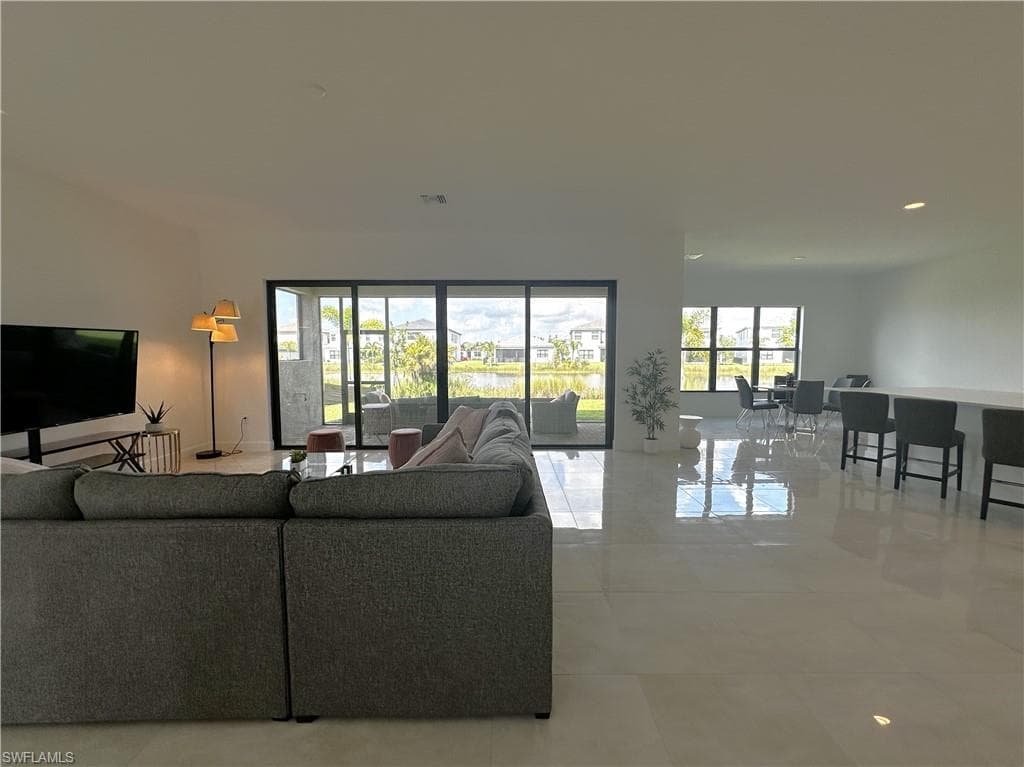 20293 Fair Oak LN, ESTERO FL 33928-9