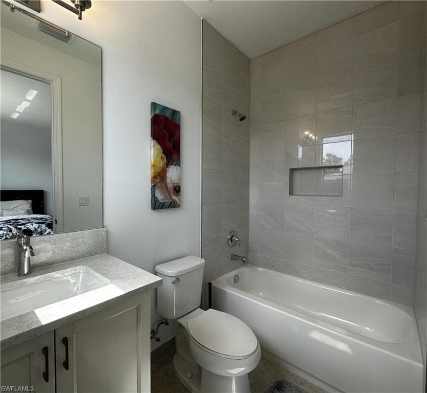 20293 Fair Oak LN, ESTERO FL 33928-28