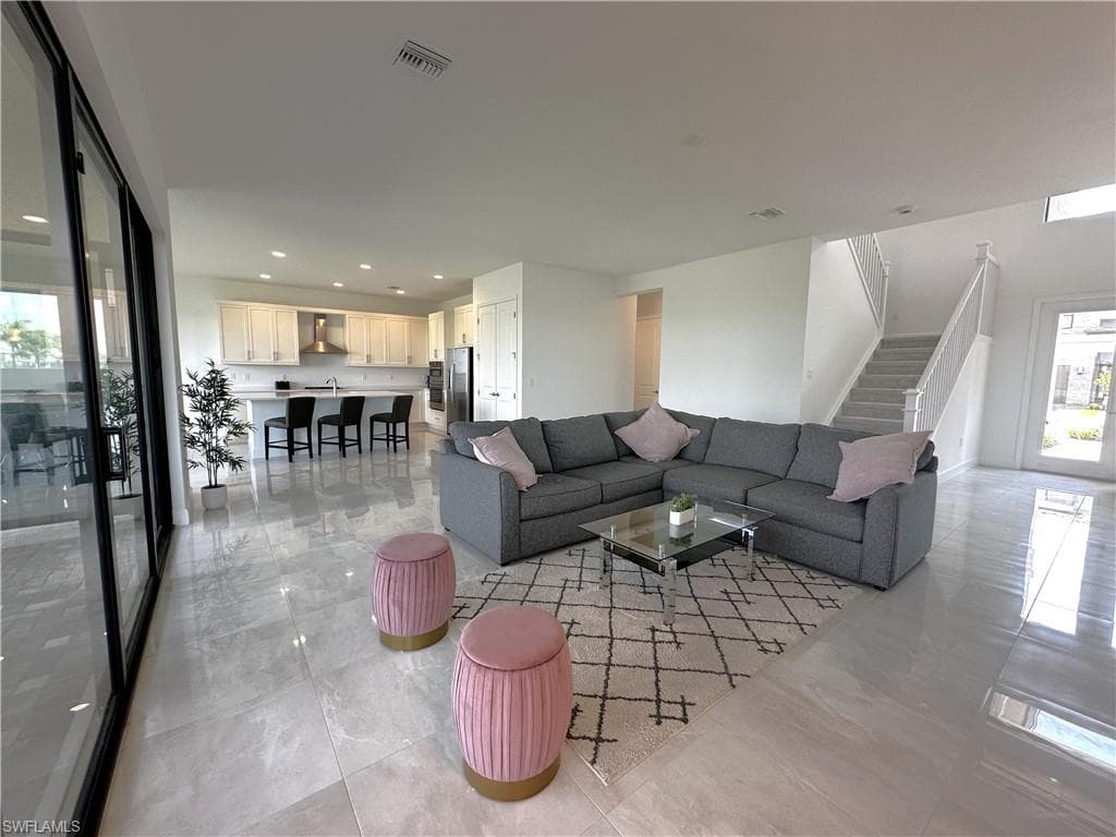 20293 Fair Oak LN, ESTERO FL 33928-7