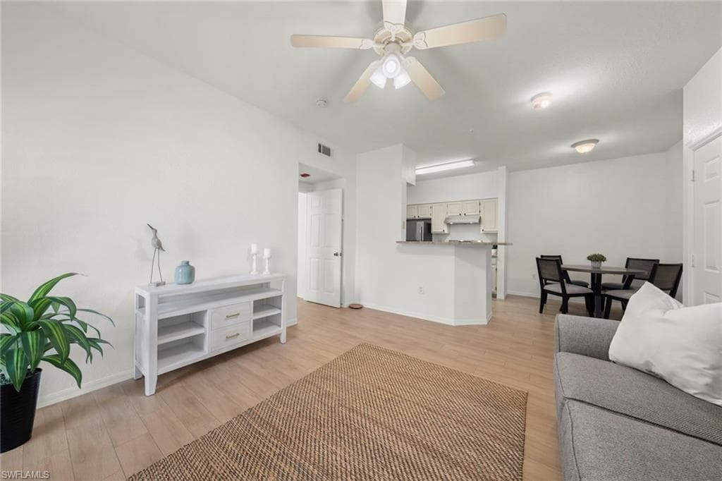 23500 Walden Center DR # 206, ESTERO FL 34134-8