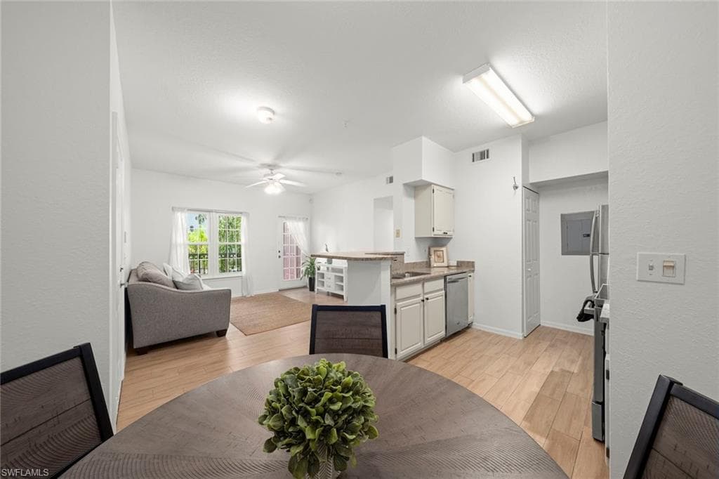 23500 Walden Center DR # 206, ESTERO FL 34134-18