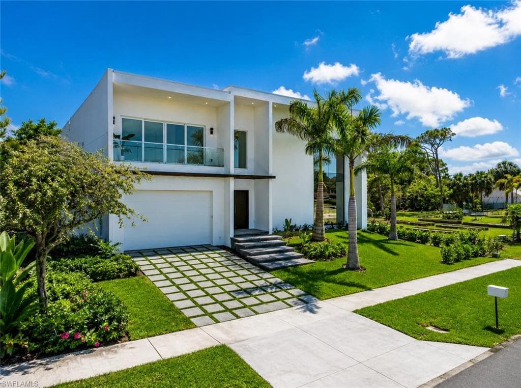 1135 Bluebird AVE-6