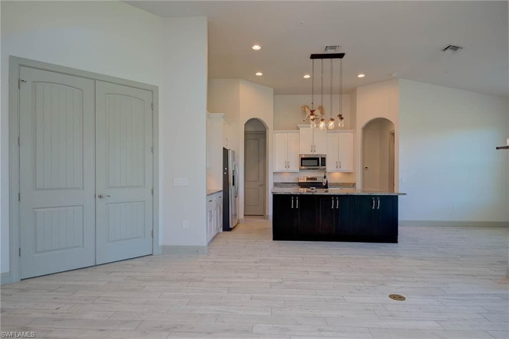 18111 Riverchase CT, ALVA FL 33920-11