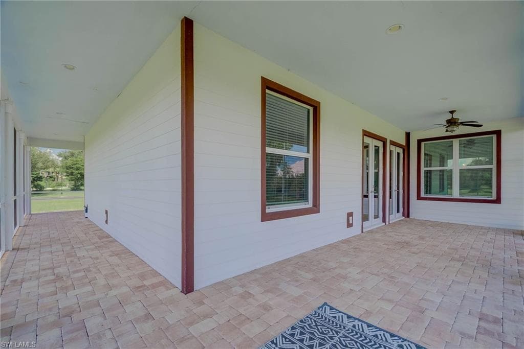 18111 Riverchase CT, ALVA FL 33920-31