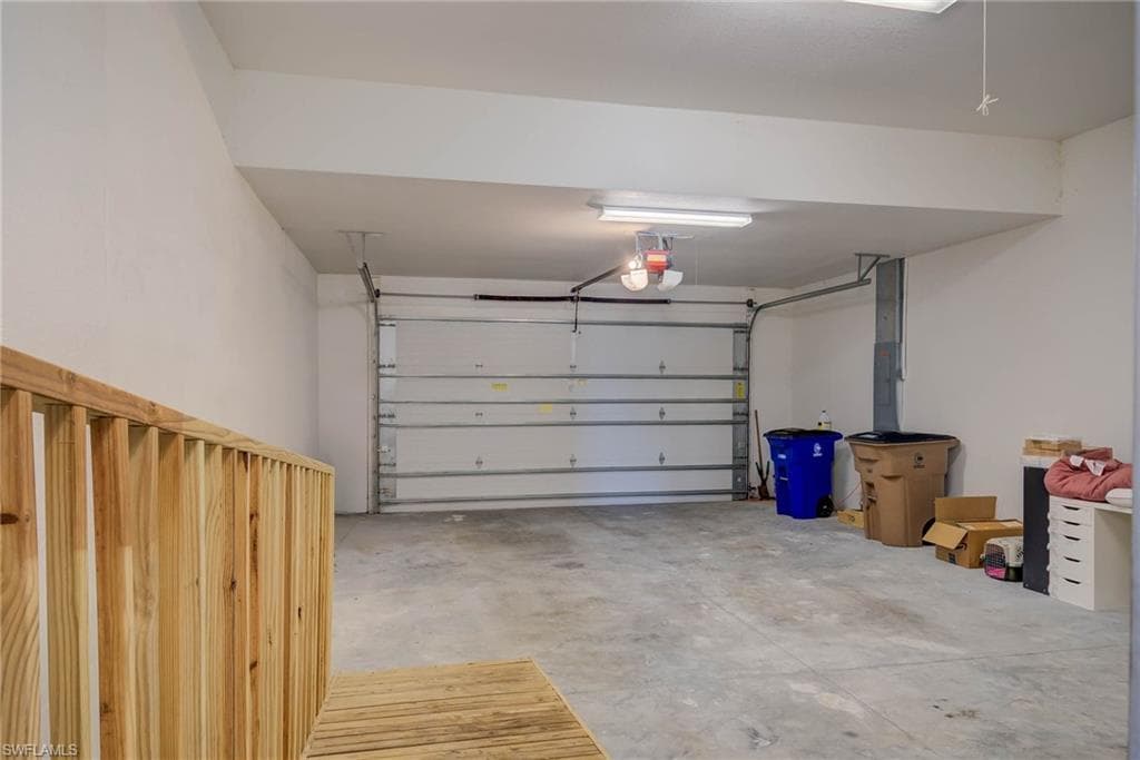 18111 Riverchase CT, ALVA FL 33920-27