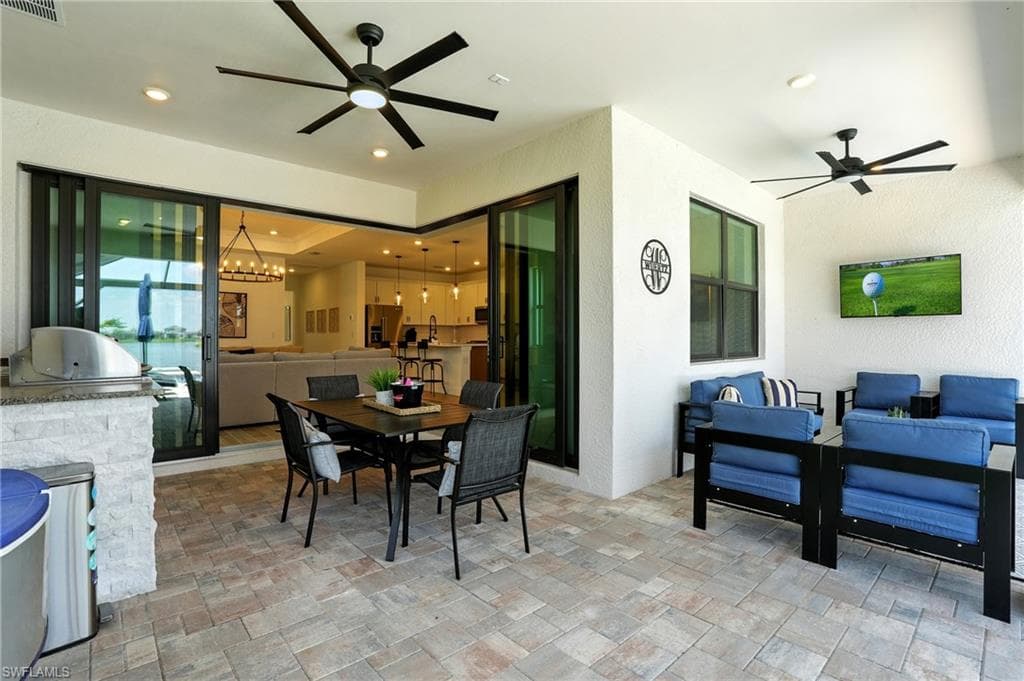 18282 Parksville DR, ESTERO FL 33928-31